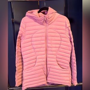 (Like New) Women’s Lululemon Jacket (Pack It Down Jacket)